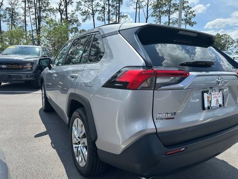 Used 2025 Toyota RAV4 XLE Premium AWD/4WD image 3