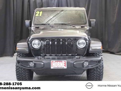 Used 2021 Jeep Gladiator Sport image 2