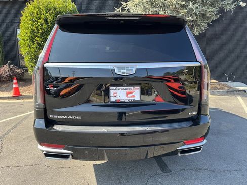 Used 2021 Cadillac Escalade Luxury image 13