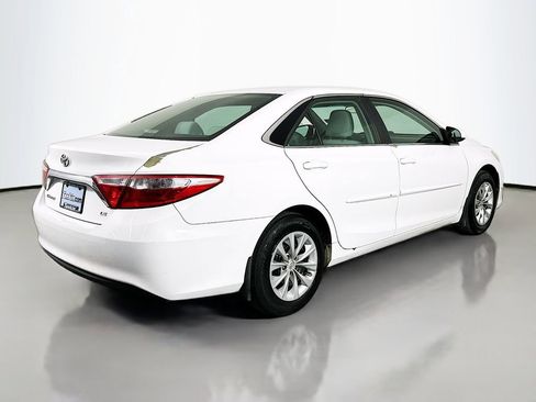 Used 2015 Toyota Camry LE image 8