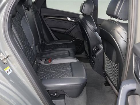 Used 2023 Audi SQ5 Premium Plus w/ Premium Plus Package image 18