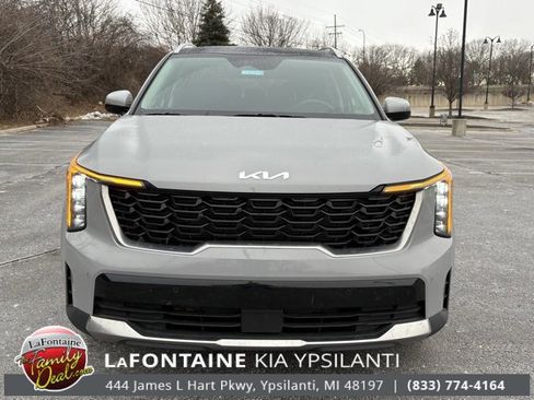 Certified 2025 Kia Sorento S w/ Panoramic Sunroof Package image 8