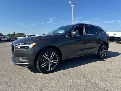 Used 2018 Volvo XC60 T6 Momentum w/ Vision Package