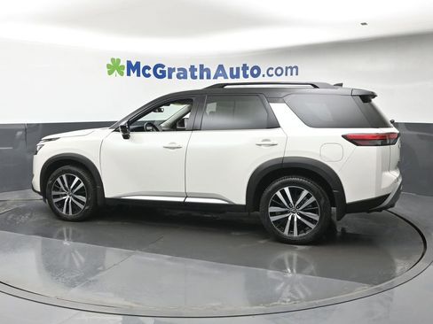 Used 2024 Nissan Pathfinder Platinum AWD/4WD image 19