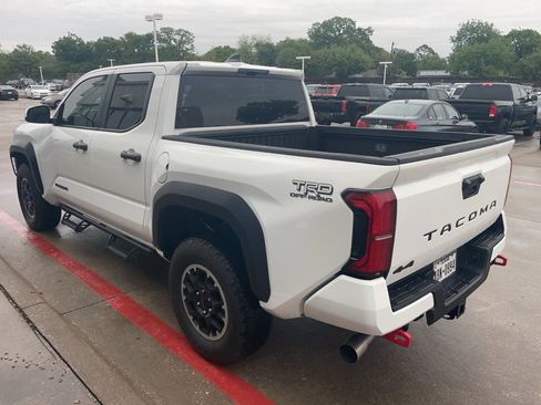 Used 2025 Toyota Tacoma TRD Off-Road image 3