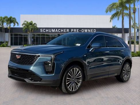 Used 2024 Cadillac XT4 Premium Luxury w/ Cold Weather Package FWD image 3