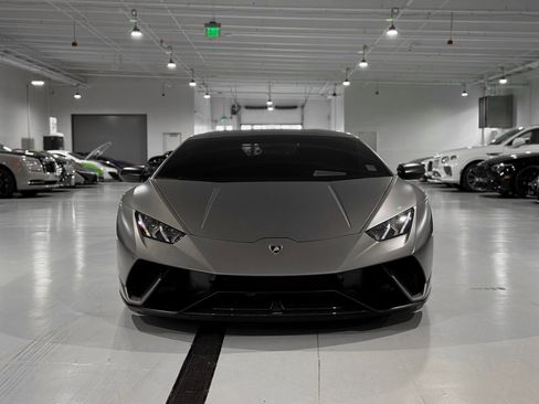 Used 2018 Lamborghini Huracan Performante image 8