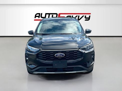 Used 2024 Ford Escape Platinum w/ Premium Technology Package AWD/4WD image 2