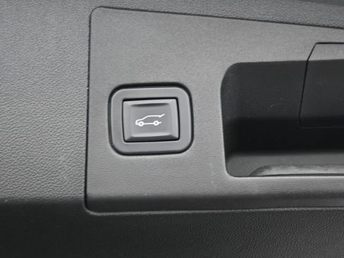 Used 2019 Cadillac XT5 FWD image 35