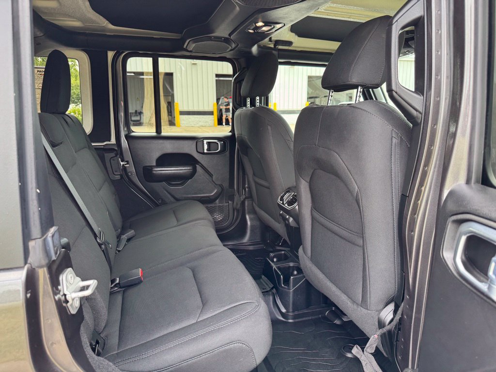 Used 2021 Jeep Wrangler Unlimited Sport AWD/4WD image 28