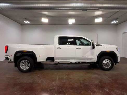 Used 2024 GMC Sierra 3500 Denali w/ Denali Reserve Package image 23