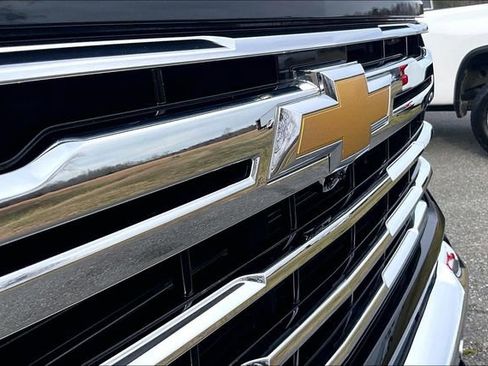 Used 2024 Chevrolet Silverado 3500 LTZ w/ LTZ Premium Package image 34