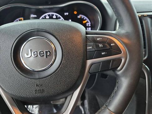 Used 2018 Jeep Grand Cherokee Altitude AWD/4WD image 30