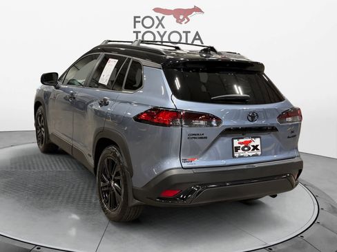 Used 2024 Toyota Corolla Cross AWD Hybrid w/ Moonroof Package image 4