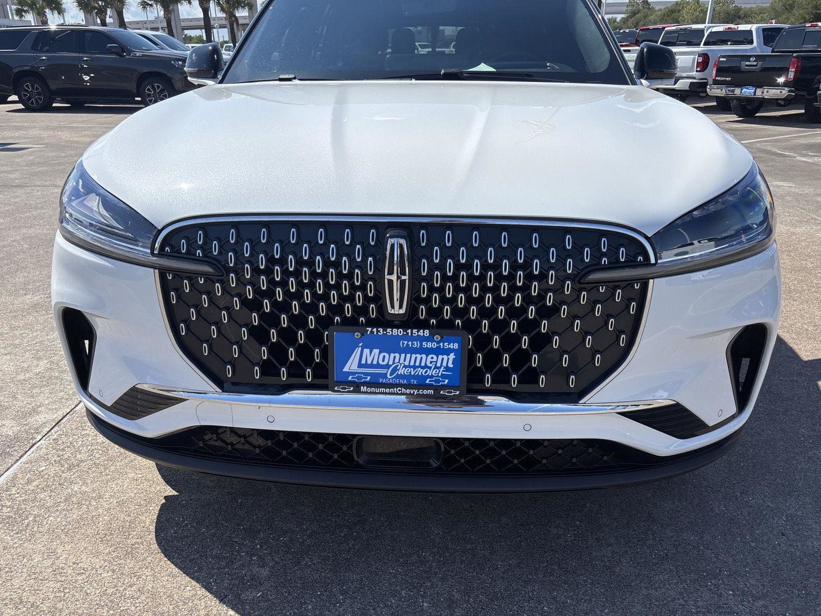 Used 2025 Lincoln Aviator Reserve w/ Luxury Package RWD image 3