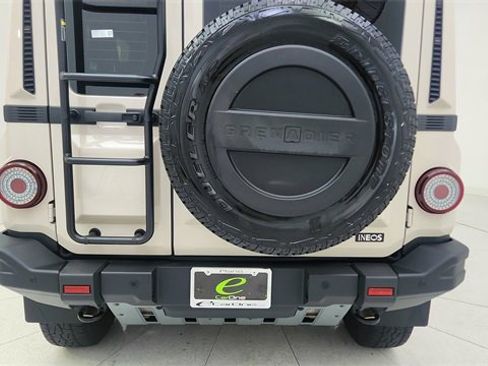 Used 2024 INEOS Grenadier Fieldmaster Edition image 12