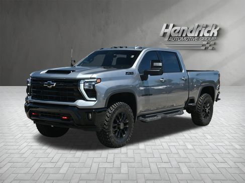 Used 2025 Chevrolet Silverado 2500 LTZ w/ LTZ Plus Package AWD/4WD image 6