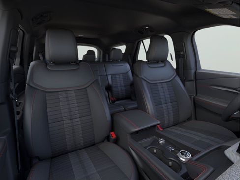 New 2026 Ford Explorer ST-Line w/ ST-Line Street Pack AWD/4WD image 10