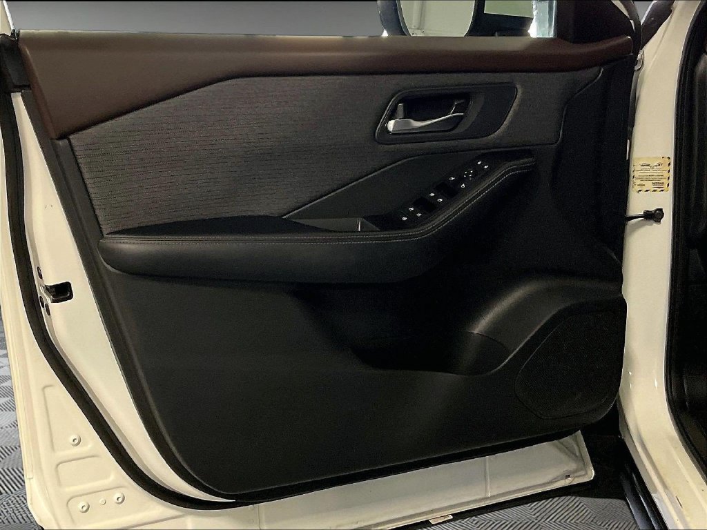 Certified 2023 Nissan Rogue SV AWD/4WD image 9