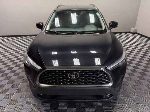 Used 2024 Toyota Corolla Cross XLE image 4