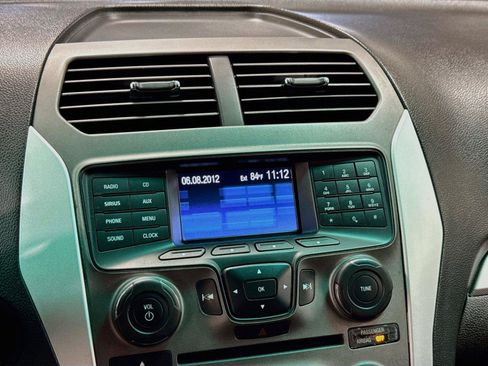 Used 2013 Ford Explorer XLT AWD/4WD image 13