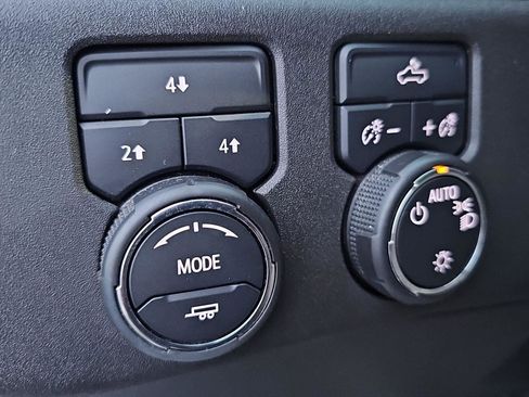 Used 2024 Chevrolet Silverado 2500 LT image 23