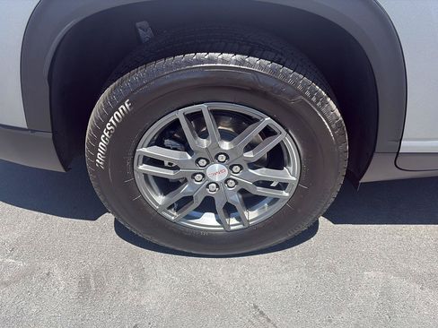Used 2025 GMC Acadia Elevation AWD/4WD image 23