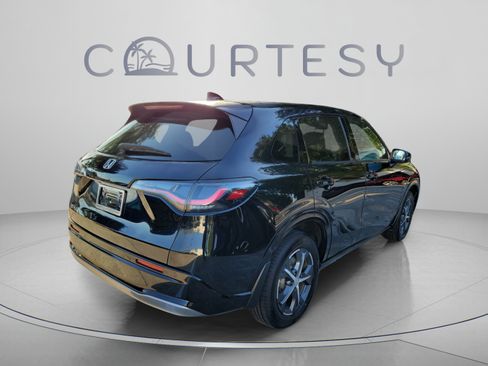Certified 2023 Honda HR-V EX-L image 4