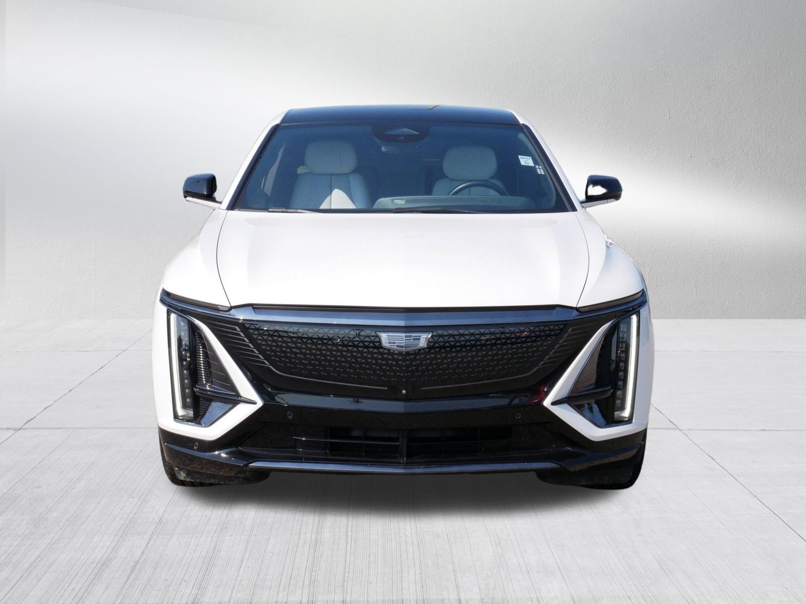 Used 2024 Cadillac Lyriq Sport RWD image 2