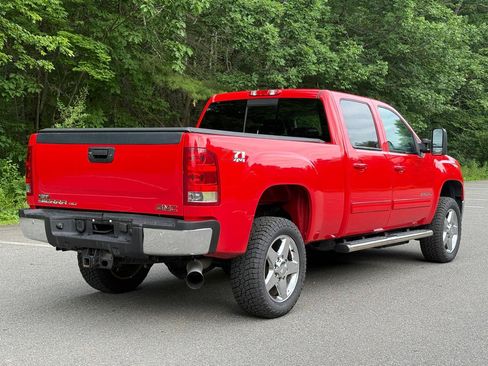 Used 2013 GMC Sierra 2500 SLT w/ Entertainment Package AWD/4WD image 3