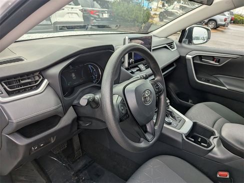 Used 2025 Toyota RAV4 XLE image 14