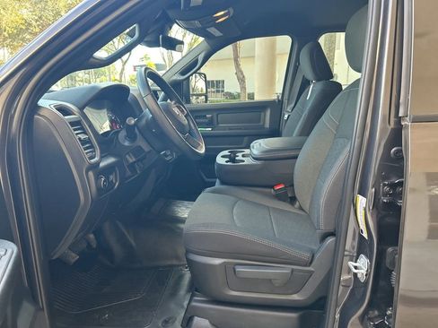 Used 2025 RAM 3500 Tradesman w/ Chrome Appearance Group image 5