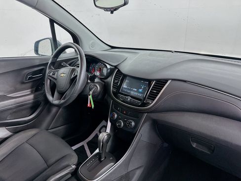 Used 2017 Chevrolet Trax LT FWD image 27