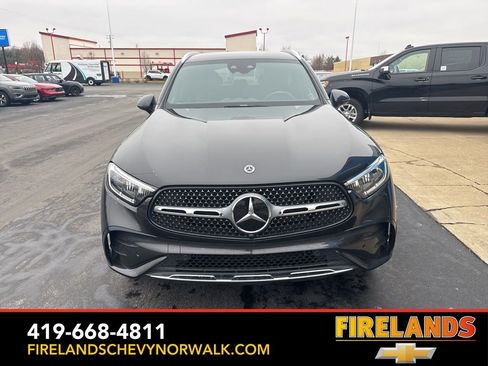Used 2023 Mercedes-Benz GLC 300 4MATIC image 2