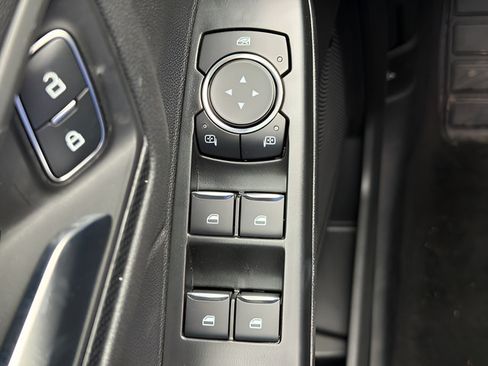 Used 2025 Ford Escape ST-Line Select w/ Tech Pack #1 AWD/4WD image 19