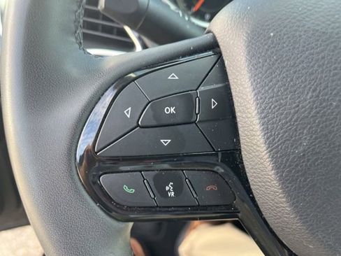 Used 2023 Jeep Cherokee Altitude Lux image 16