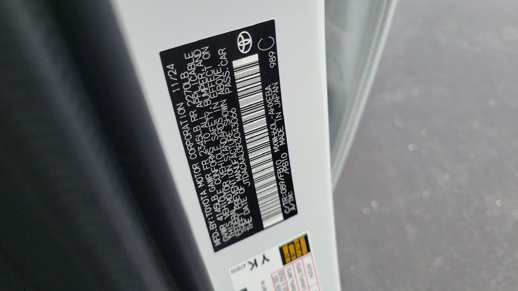 Used 2024 Toyota Prius LE FWD image 23