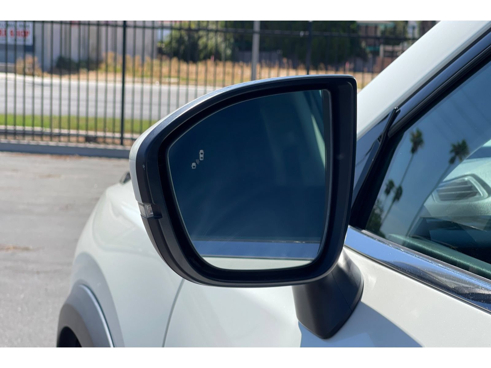 Used 2022 Nissan Pathfinder SV FWD image 54