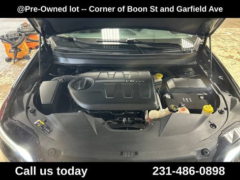 Used 2020 Jeep Cherokee Limited AWD/4WD image 10