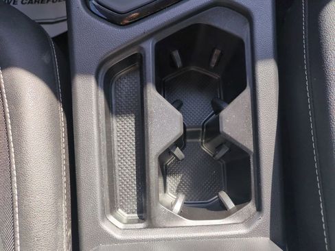 Used 2024 Volkswagen Taos SE image 23