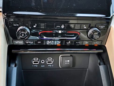 New 2025 Jeep Grand Cherokee L Limited w/ Trailer Tow Package image 13