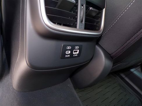 Used 2025 Subaru Outback Premium image 16