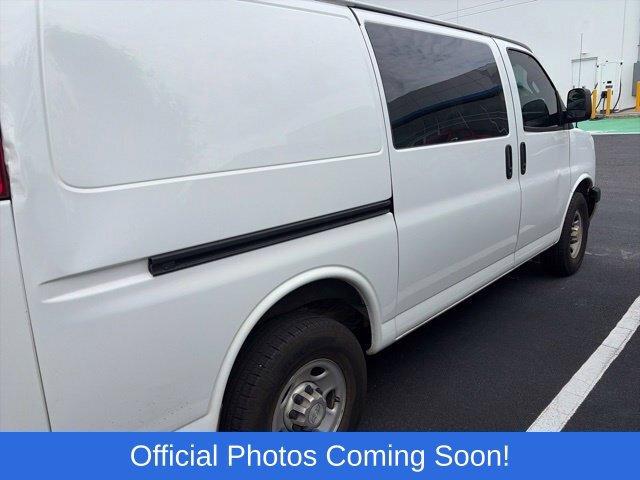 Used 2020 GMC Savana 2500 w/ Driver Convenience Package RWD image 4