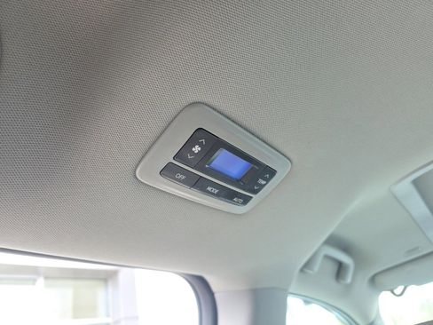 Used 2020 Toyota Sienna XLE image 14