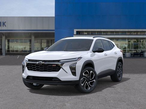 New 2026 Chevrolet Trax RS w/ Sunroof Package FWD image 6