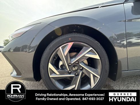 Certified 2025 Hyundai Elantra Sport image 12