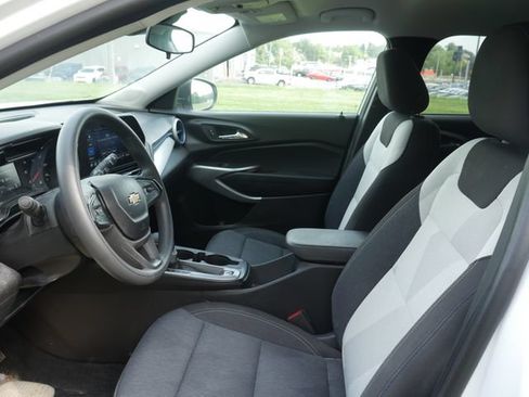 Used 2024 Chevrolet Trax LS FWD image 3