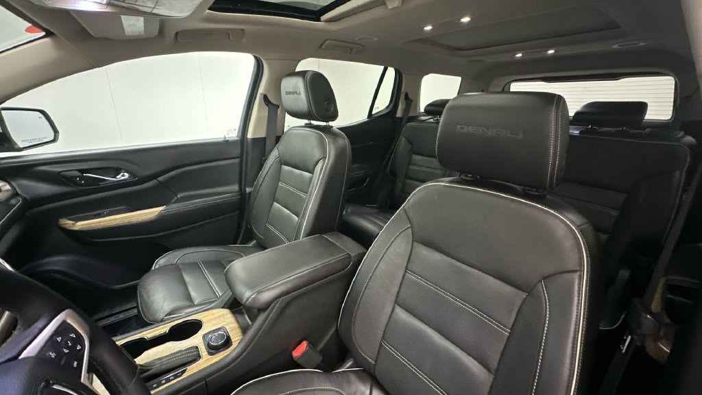 Used 2017 GMC Acadia Denali w/ Technology Package AWD/4WD image 9