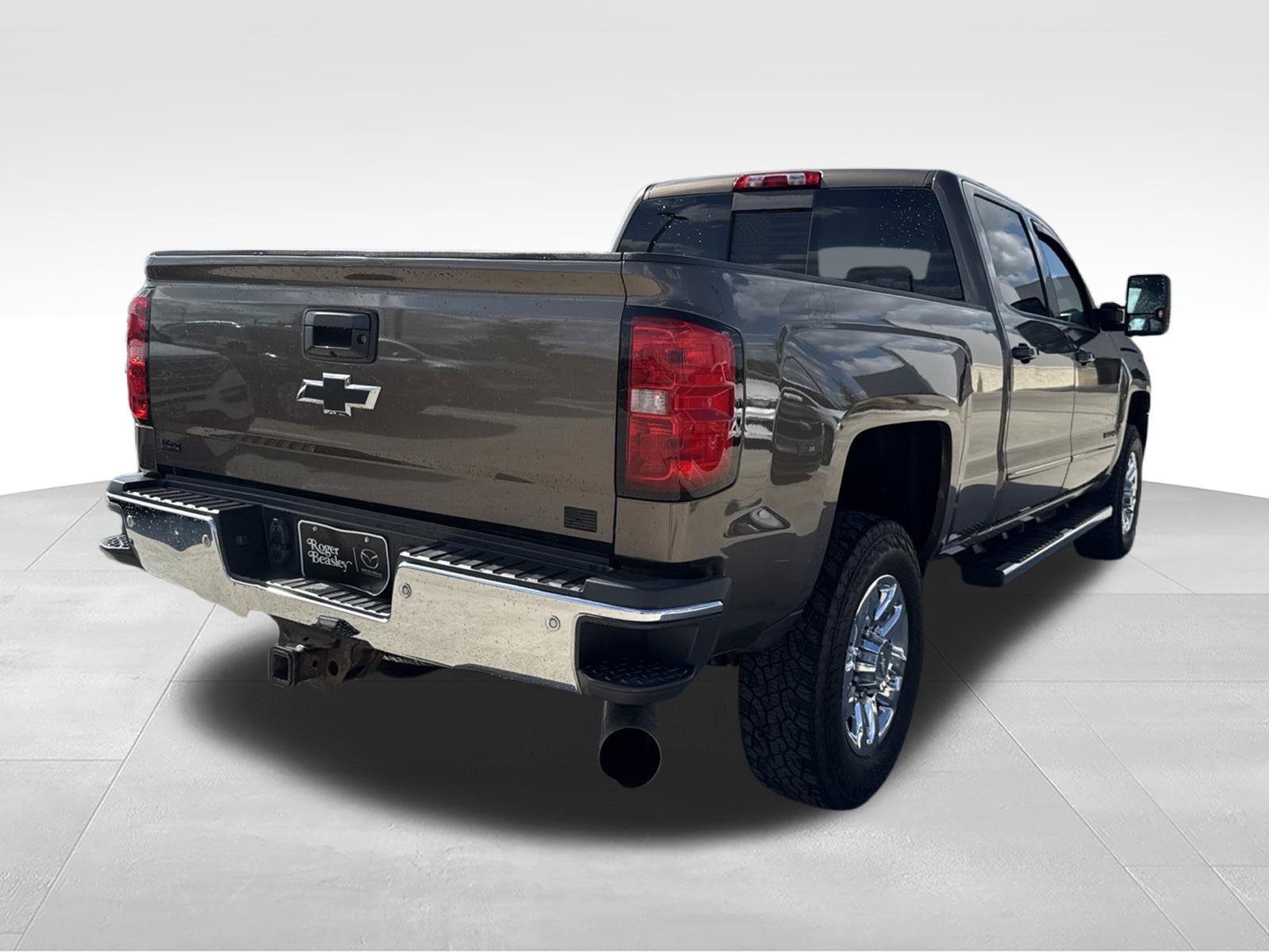 Used 2015 Chevrolet Silverado 2500 LT w/ LT Plus Package AWD/4WD image 5