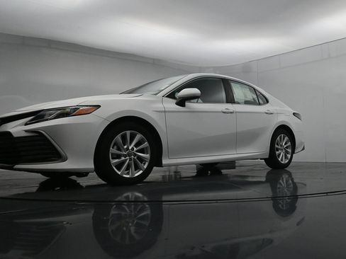 Used 2024 Toyota Camry LE FWD image 38
